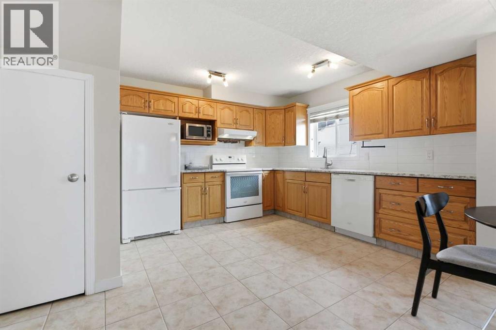 Single Family House Multi-level for Sale in    Avenue SW Sunalta Calgary 