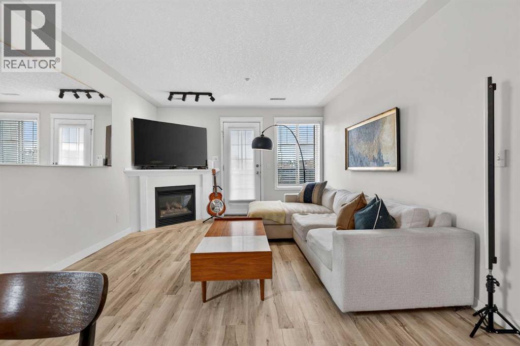 Single Family House Multi-level for Sale in    Avenue SW Sunalta Calgary 