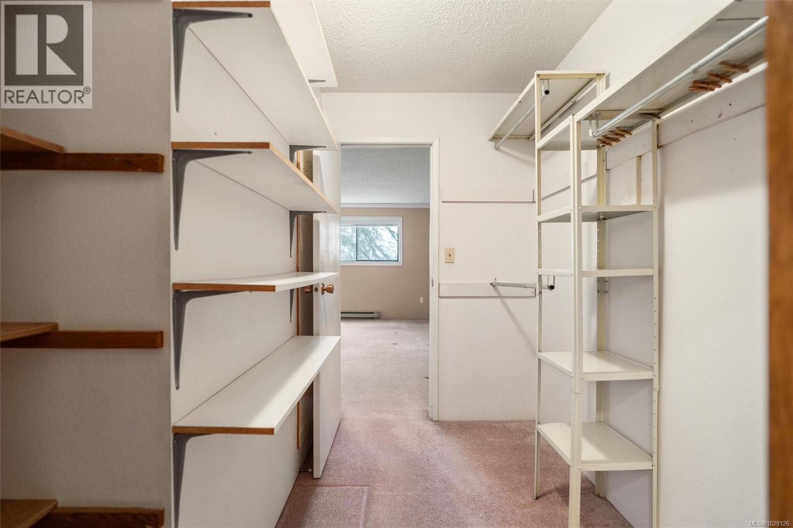 202 3255 Glasgow Avenue, Saanich