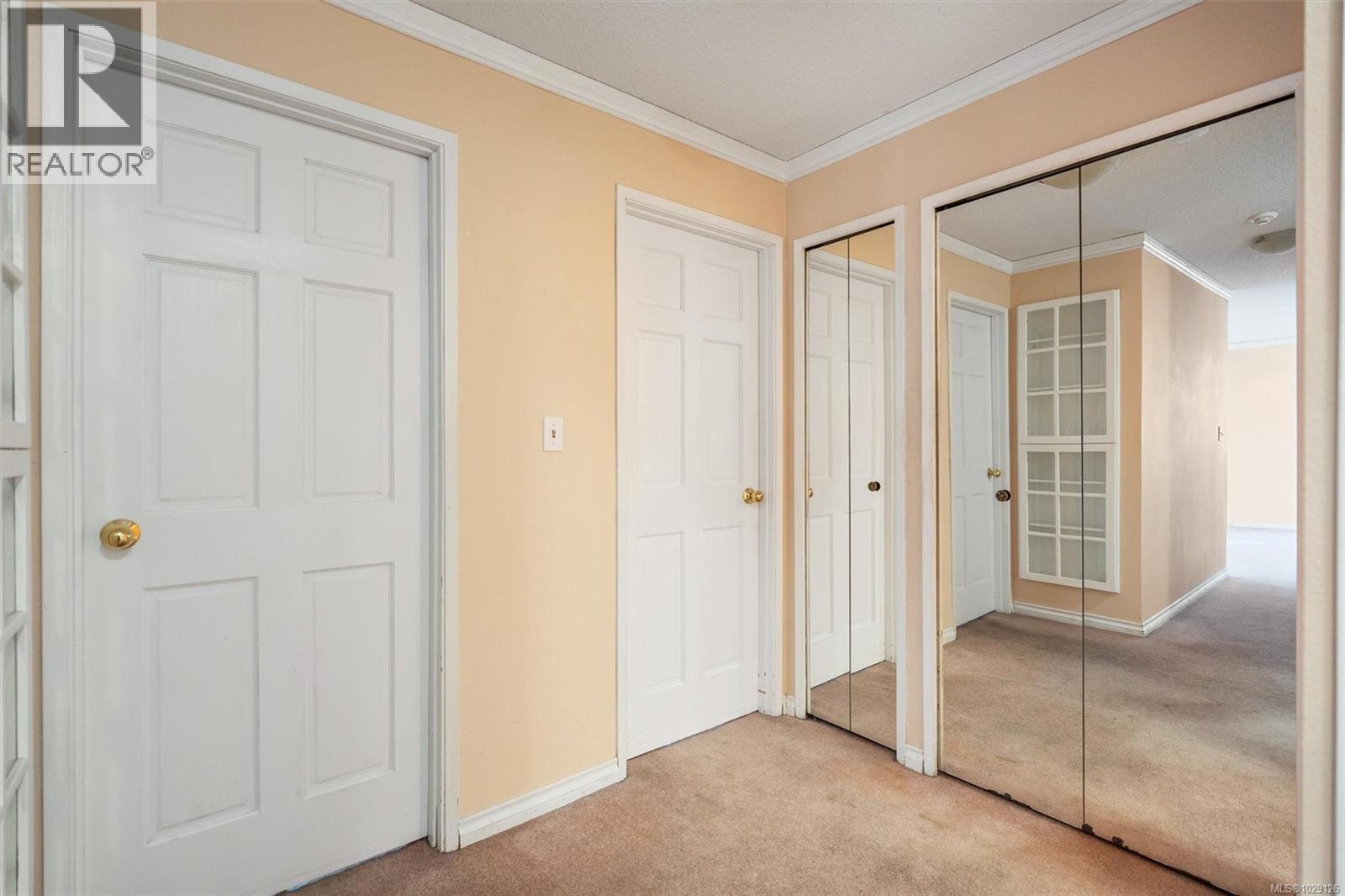 202 3255 Glasgow Avenue, Saanich