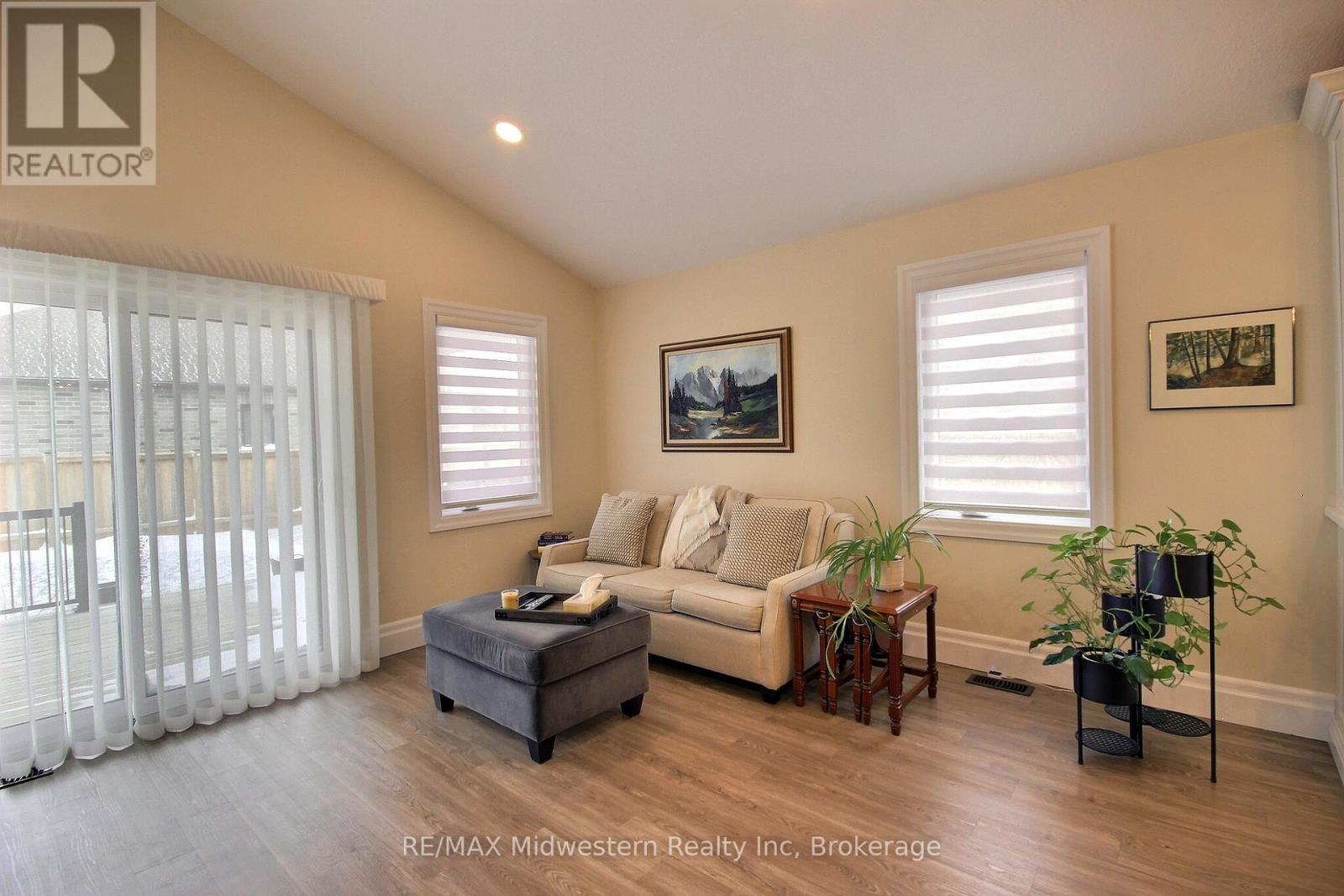 1095 KINCAID STREET W - 10
