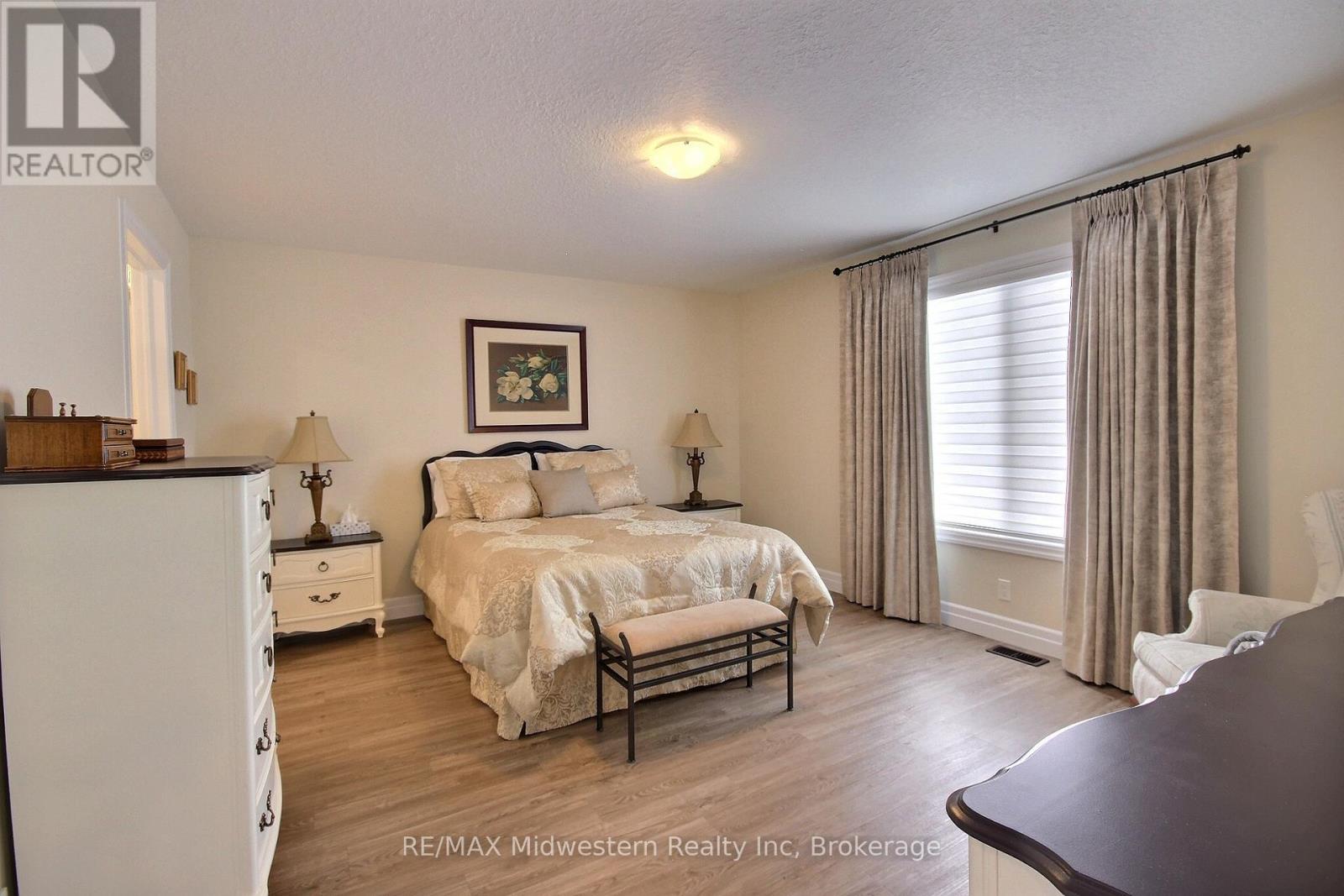 1095 KINCAID STREET W - 12