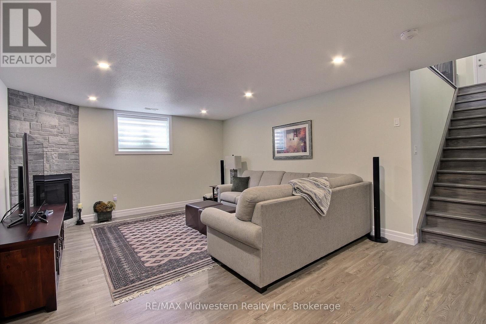 1095 KINCAID STREET W - 18