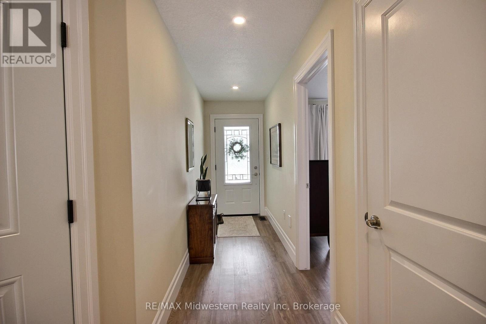1095 KINCAID STREET W - 2
