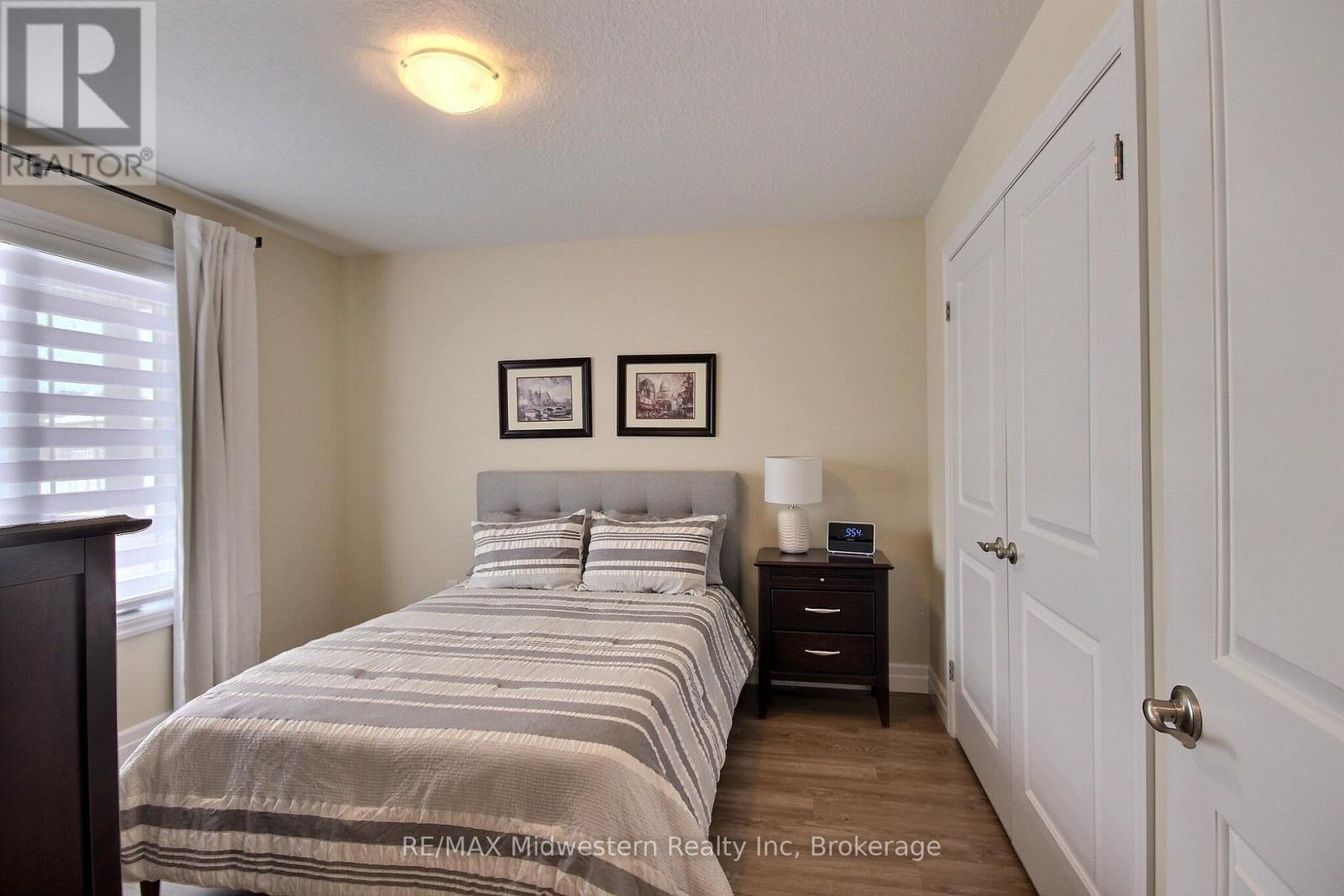 1095 KINCAID STREET W - 8