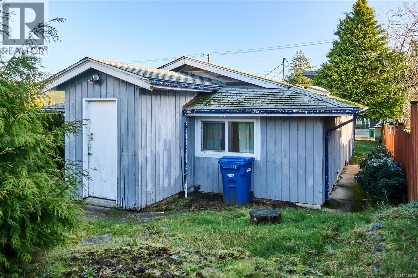 1445 WADDINGTON RD - 10