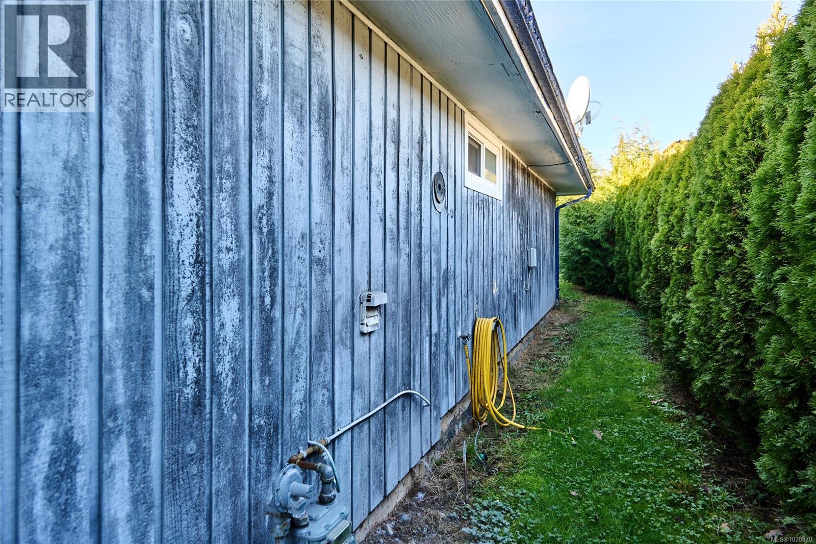 1445 Waddington Rd - 28