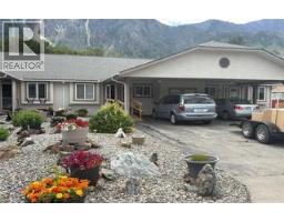 2 815 11th Avenue, Keremeos