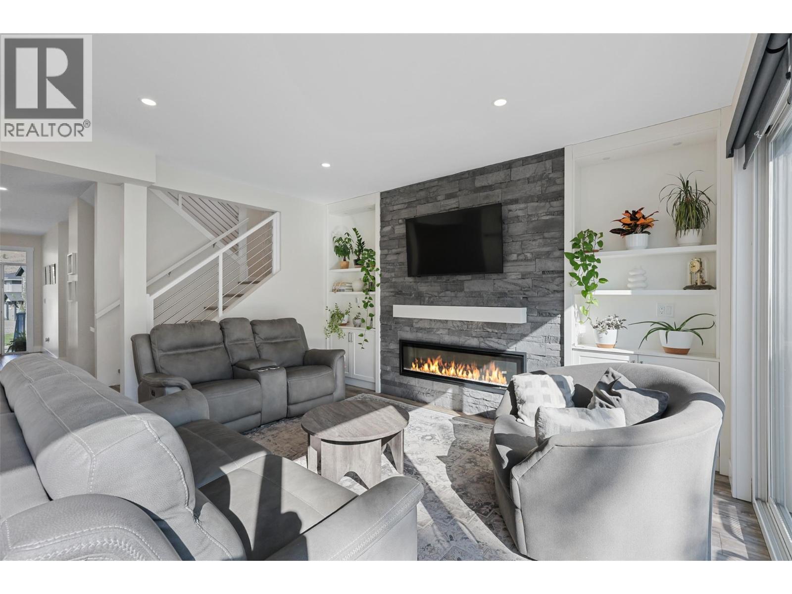 2742 BEACHMOUNT Crescent, Kamloops