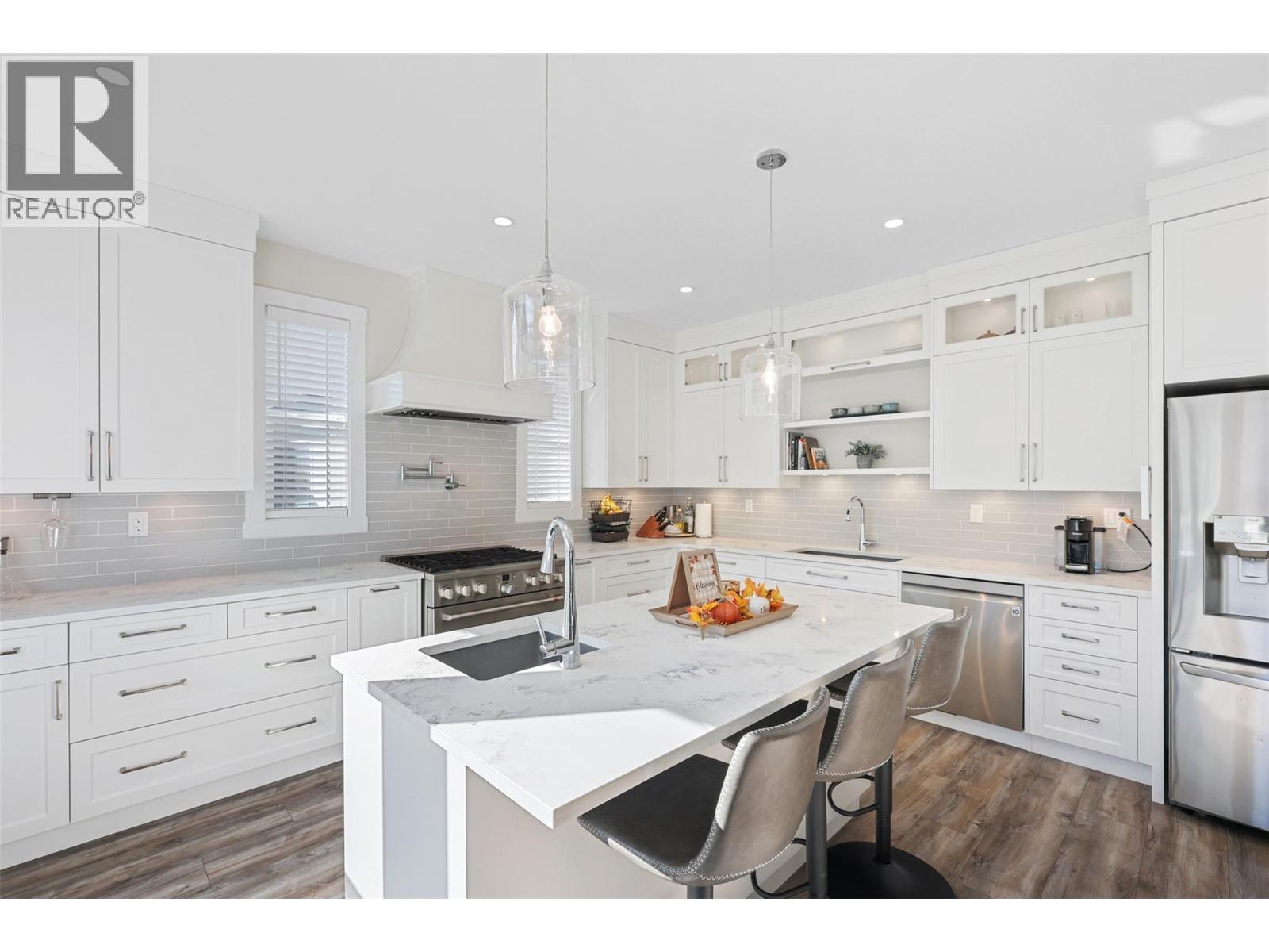 2742 BEACHMOUNT Crescent, Kamloops