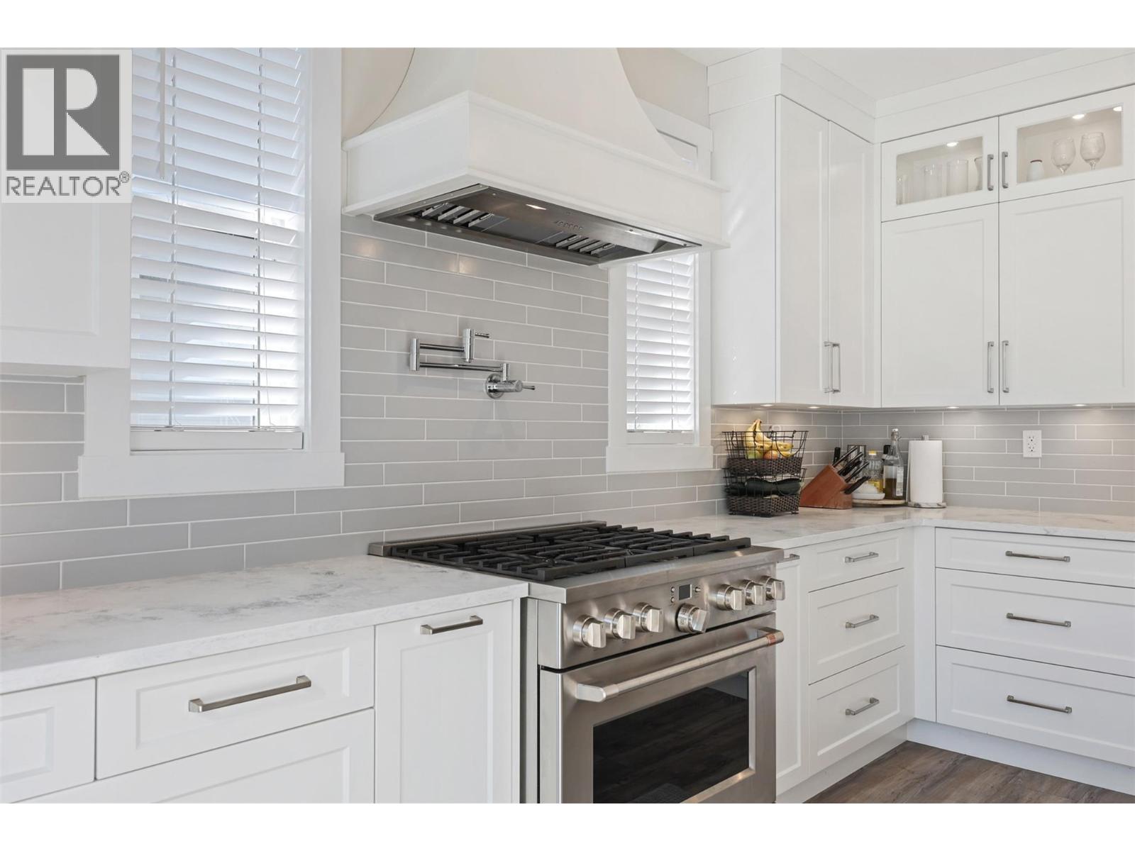 2742 BEACHMOUNT Crescent, Kamloops