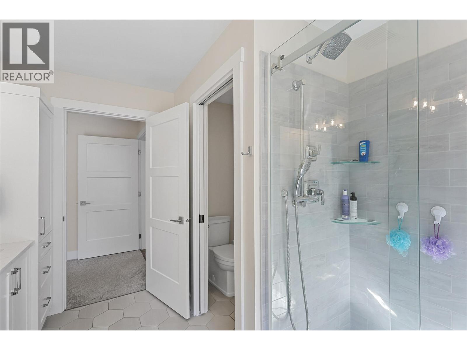 2742 BEACHMOUNT Crescent, Kamloops