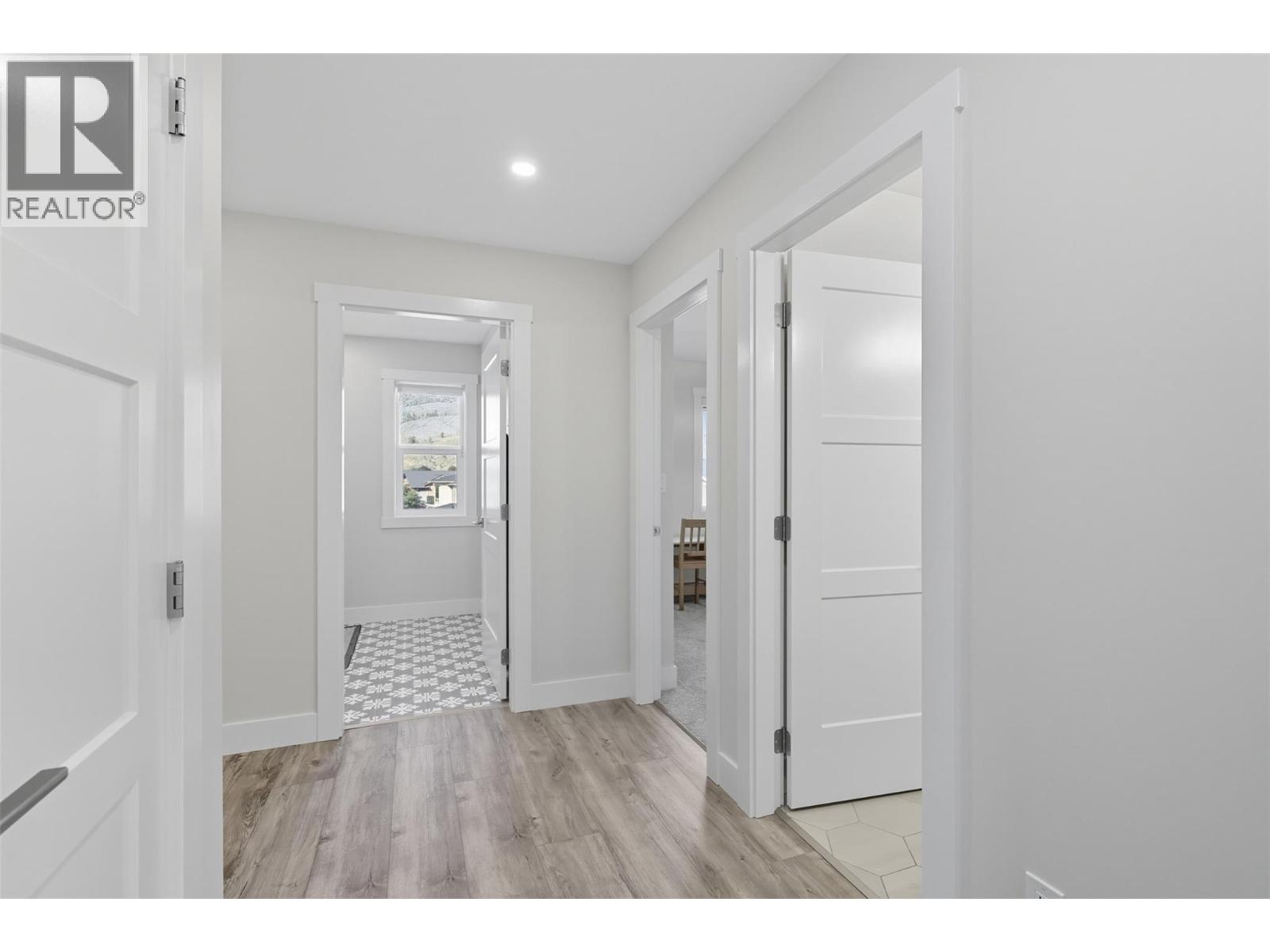 2742 BEACHMOUNT Crescent, Kamloops