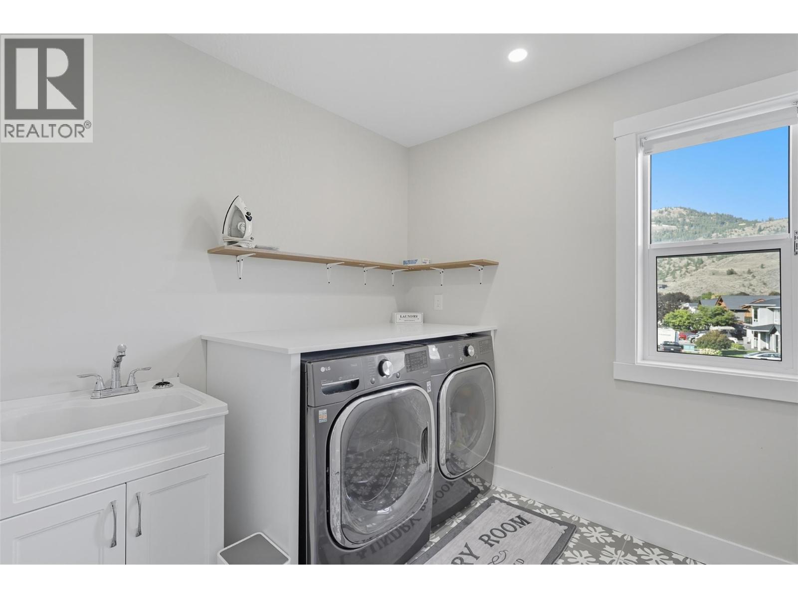 2742 BEACHMOUNT Crescent, Kamloops