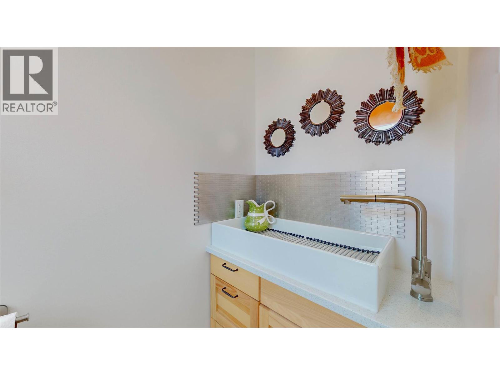 8029 VEDETTE Drive, Osoyoos