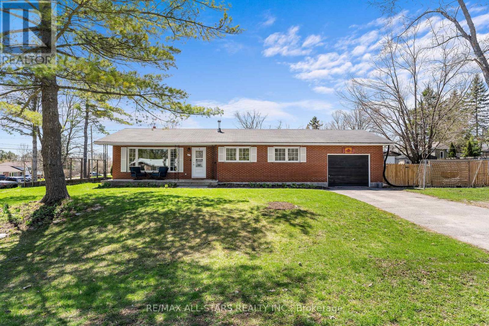 49 KENNEDY DRIVE,Kawartha Lakes (Fenelon Falls),,