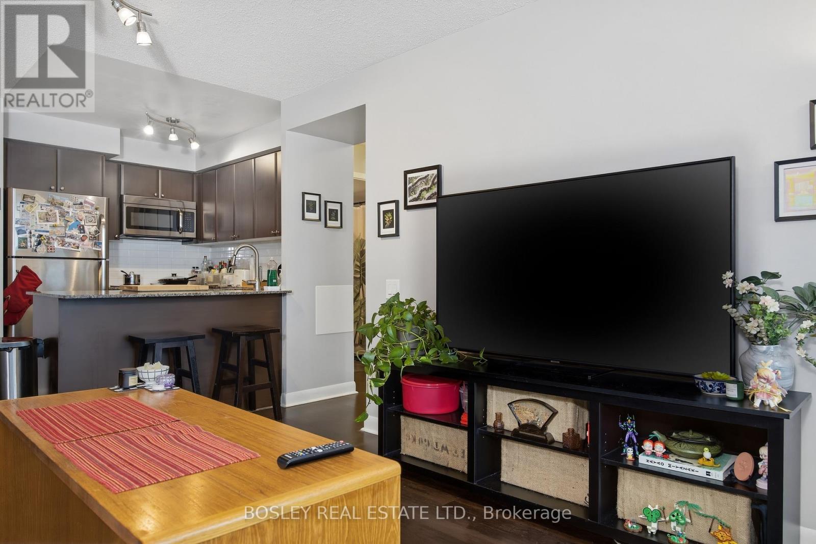 #633 525 WILSON AVENUE - 15