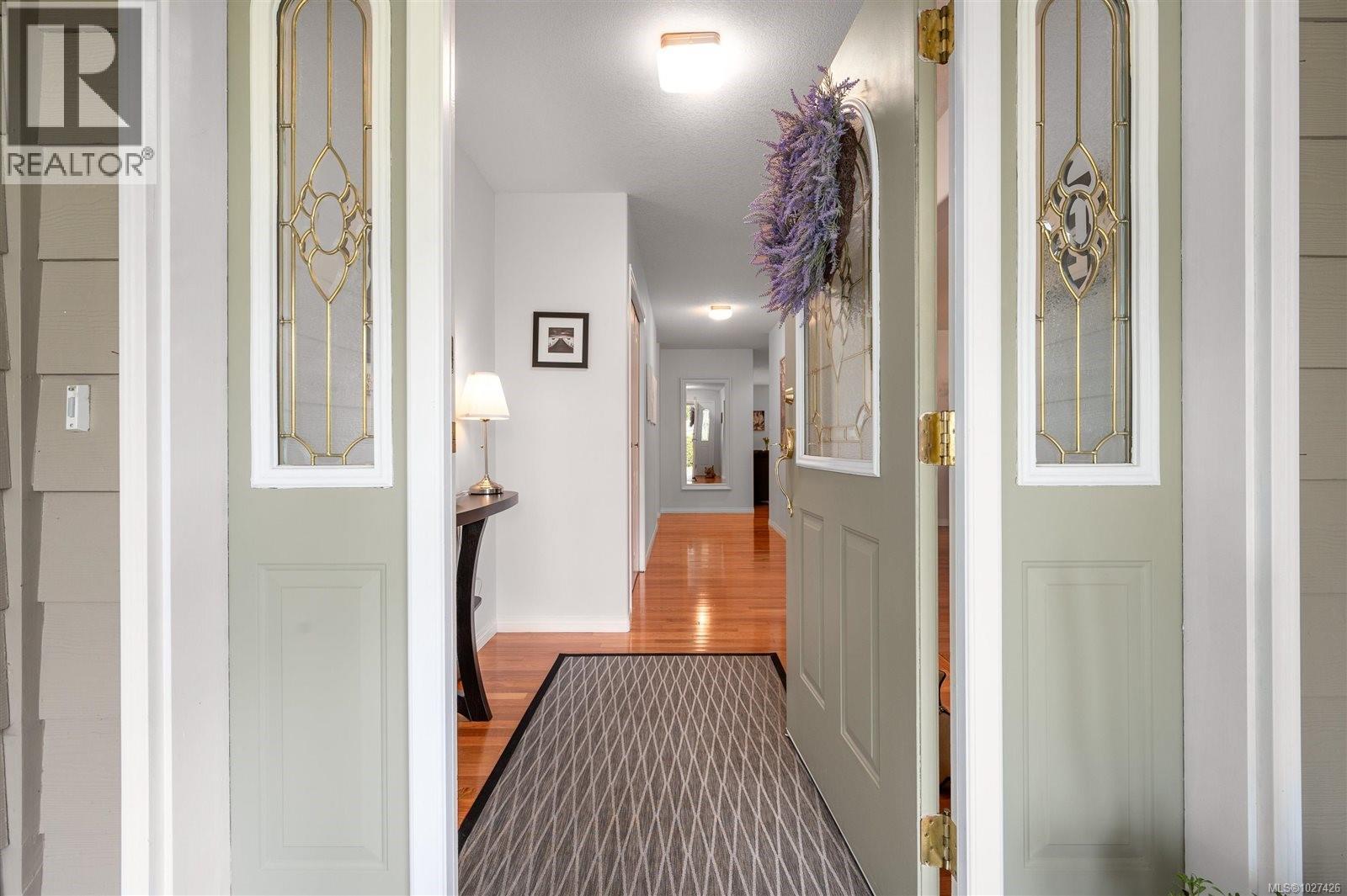 736 Barclay Cres, Parksville