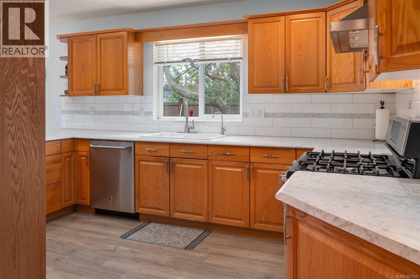 736 Barclay Cres, Parksville