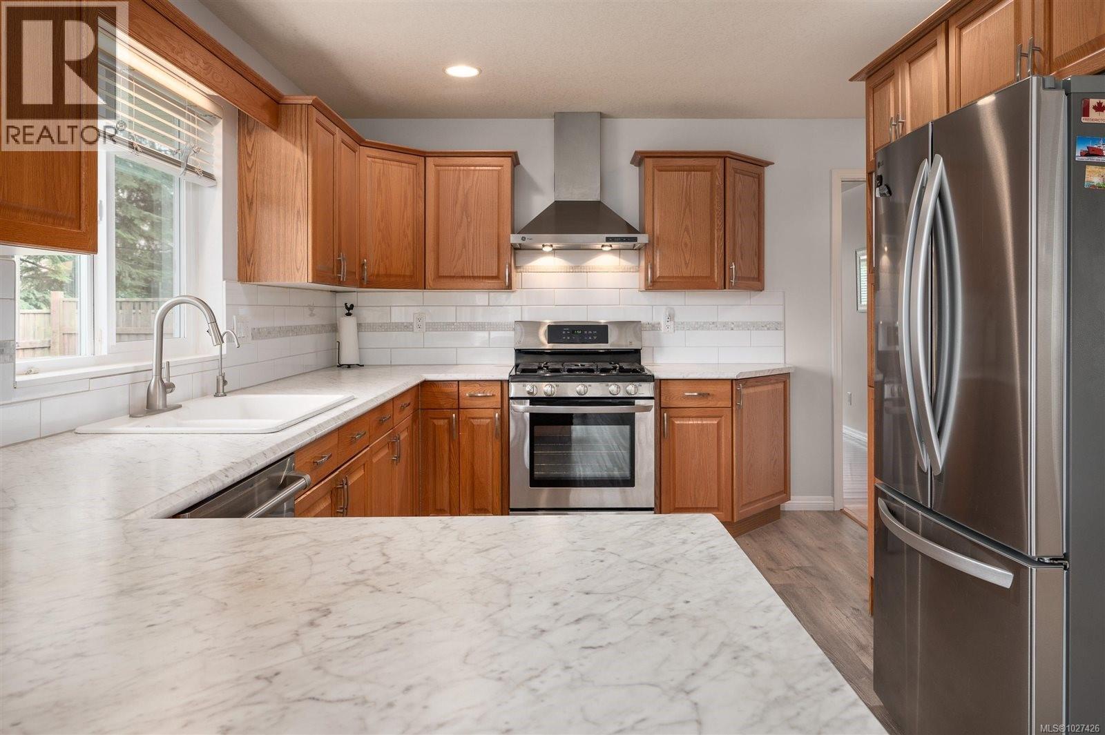 736 Barclay Cres, Parksville