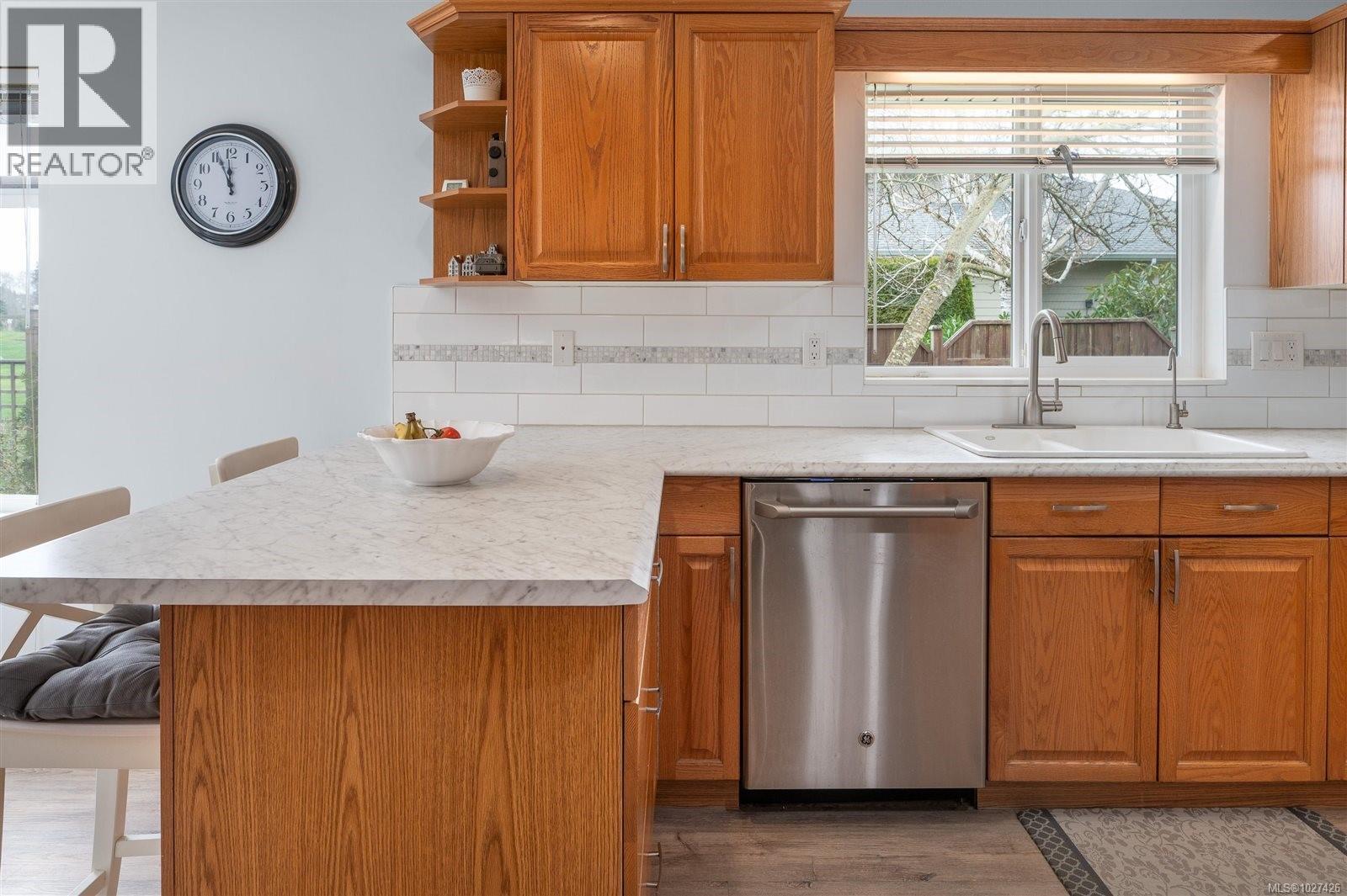 736 Barclay Cres, Parksville