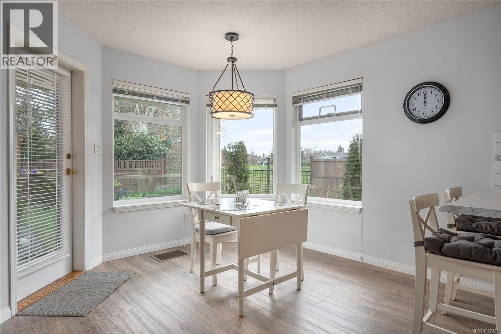 736 Barclay Cres, Parksville