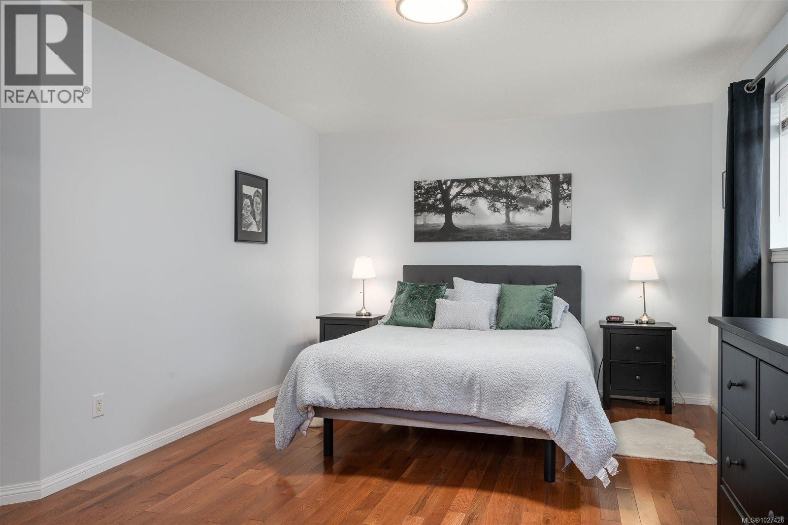 736 Barclay Cres, Parksville