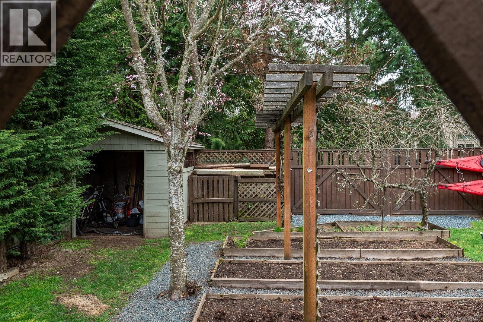 736 Barclay Cres, Parksville