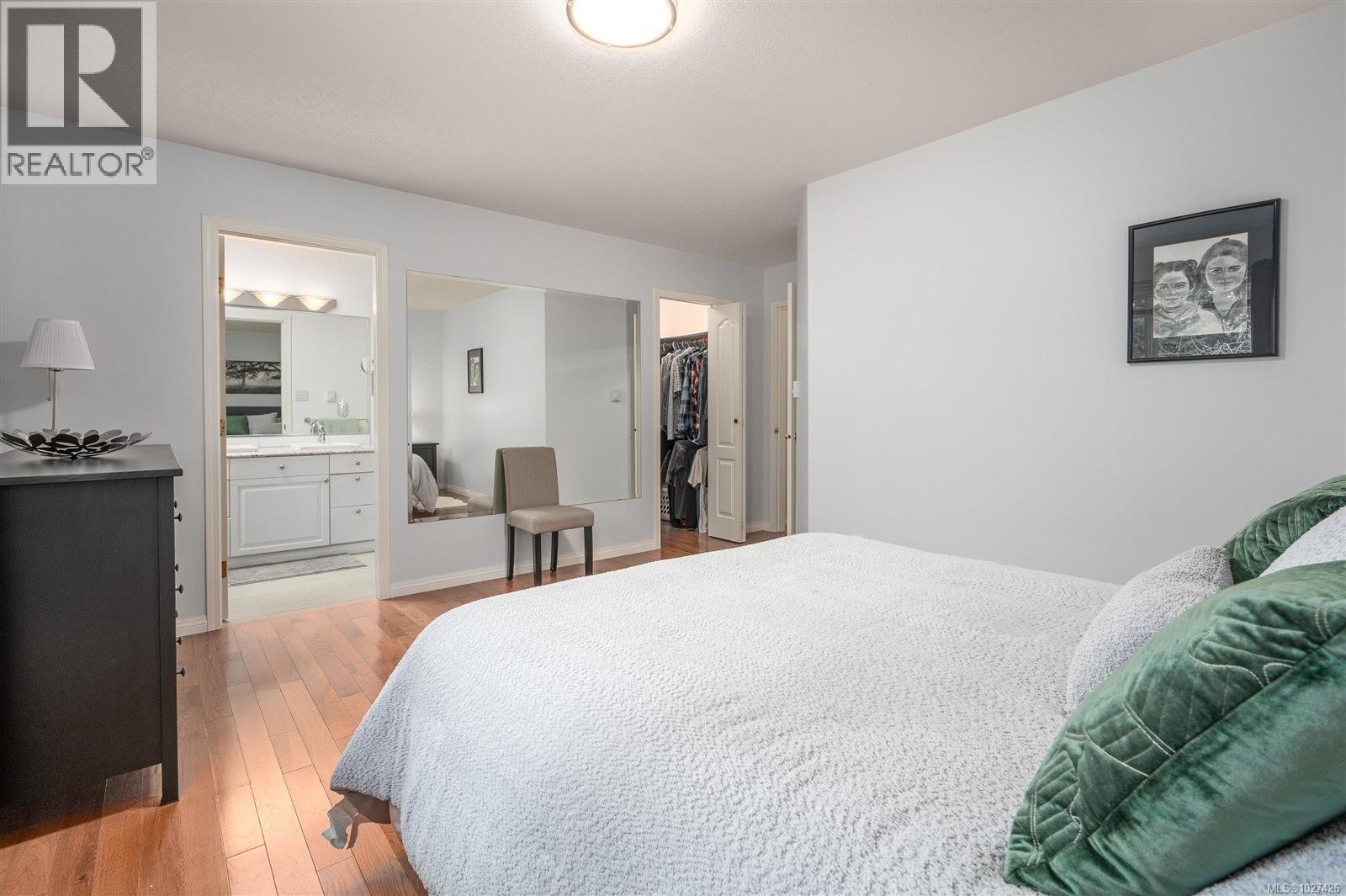 736 Barclay Cres, Parksville