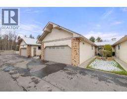 8 1873 Parkview Crescent, Kelowna