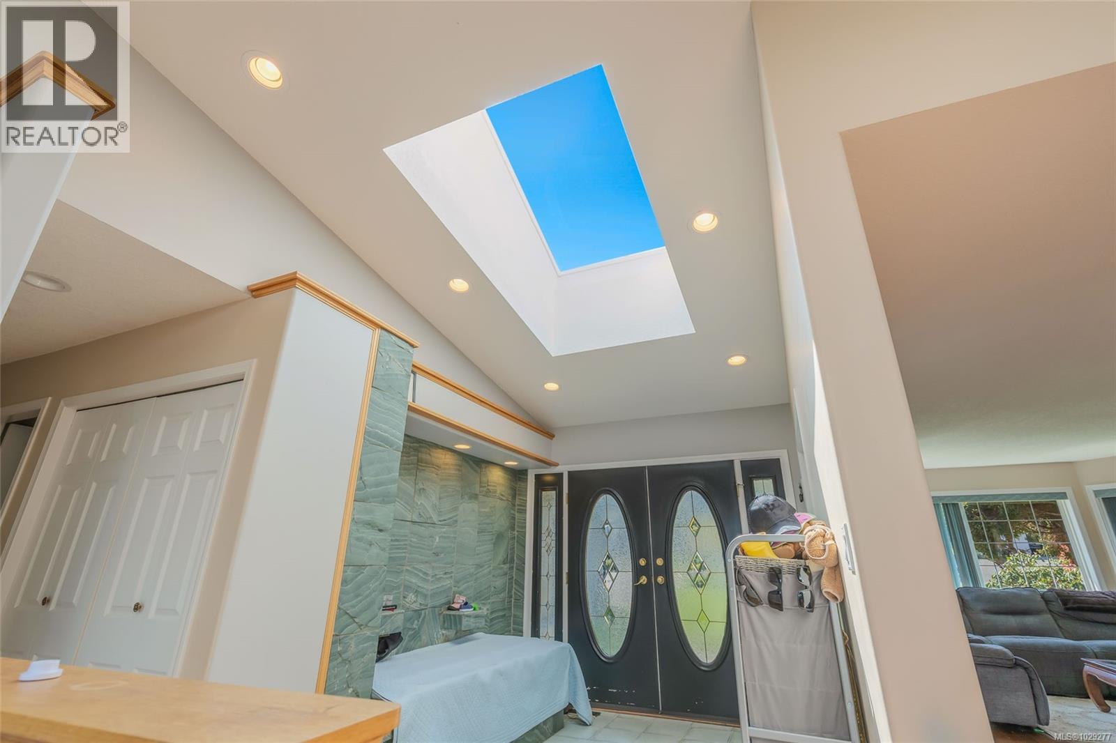 5356 Kenwill Dr - 8