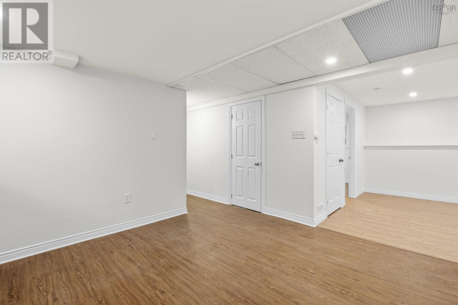 Property 30 of 45 of 869 West Pennant Road