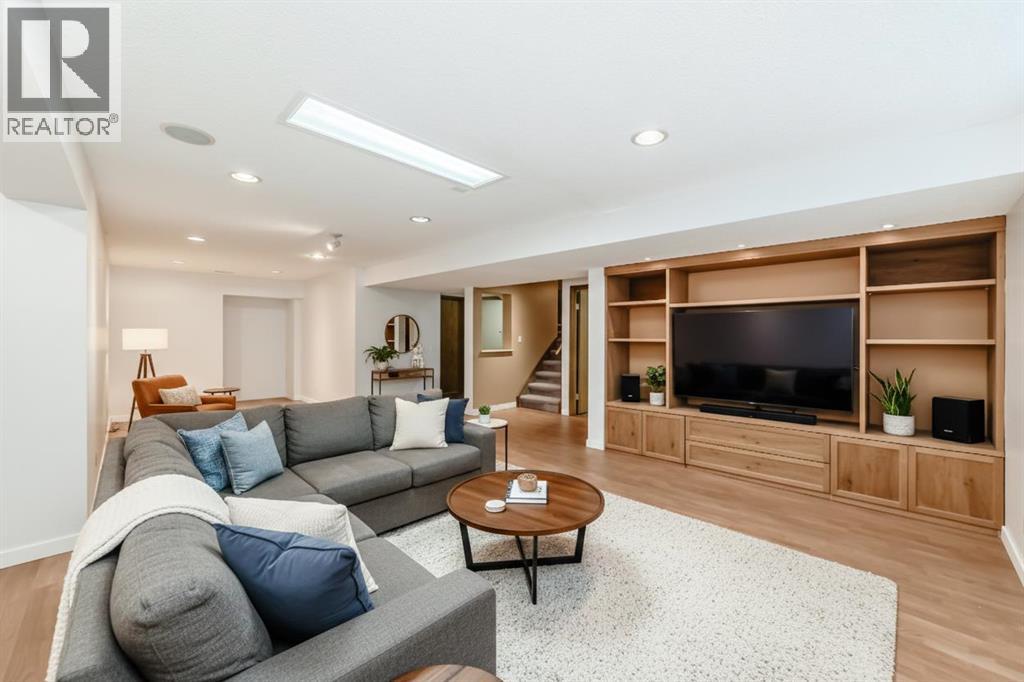 Single Family House for Sale in  Patterson Hill SW Patterson Calgary 