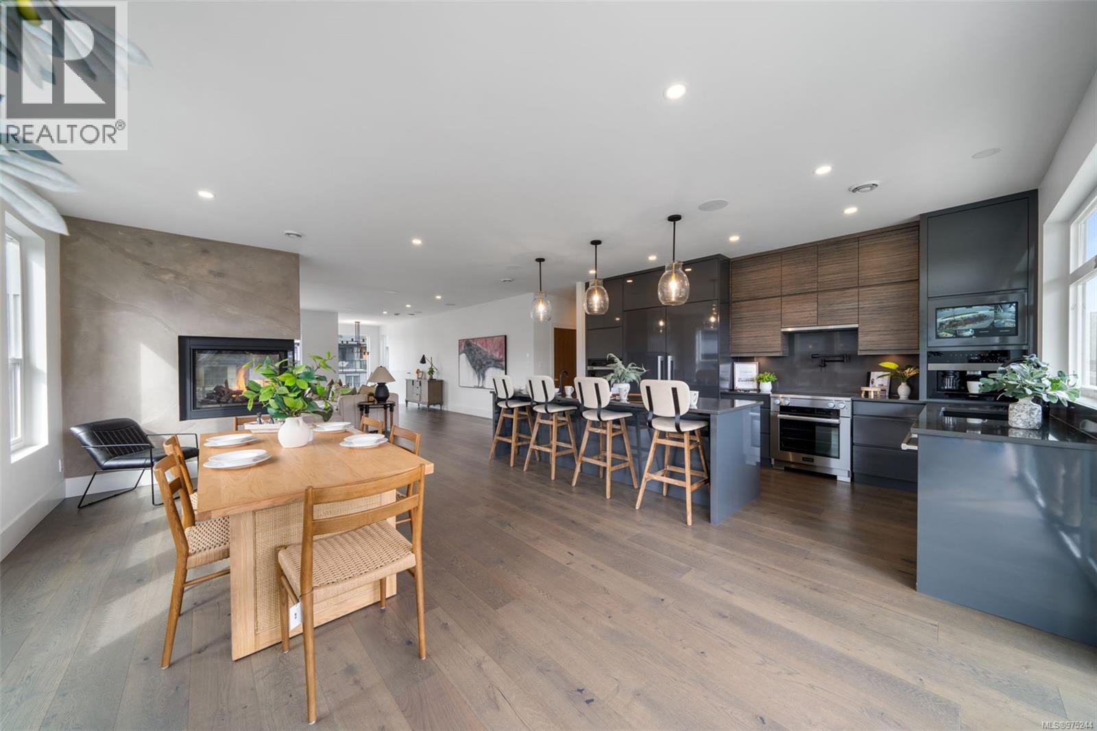 1221 VIEWTOP RD - 10