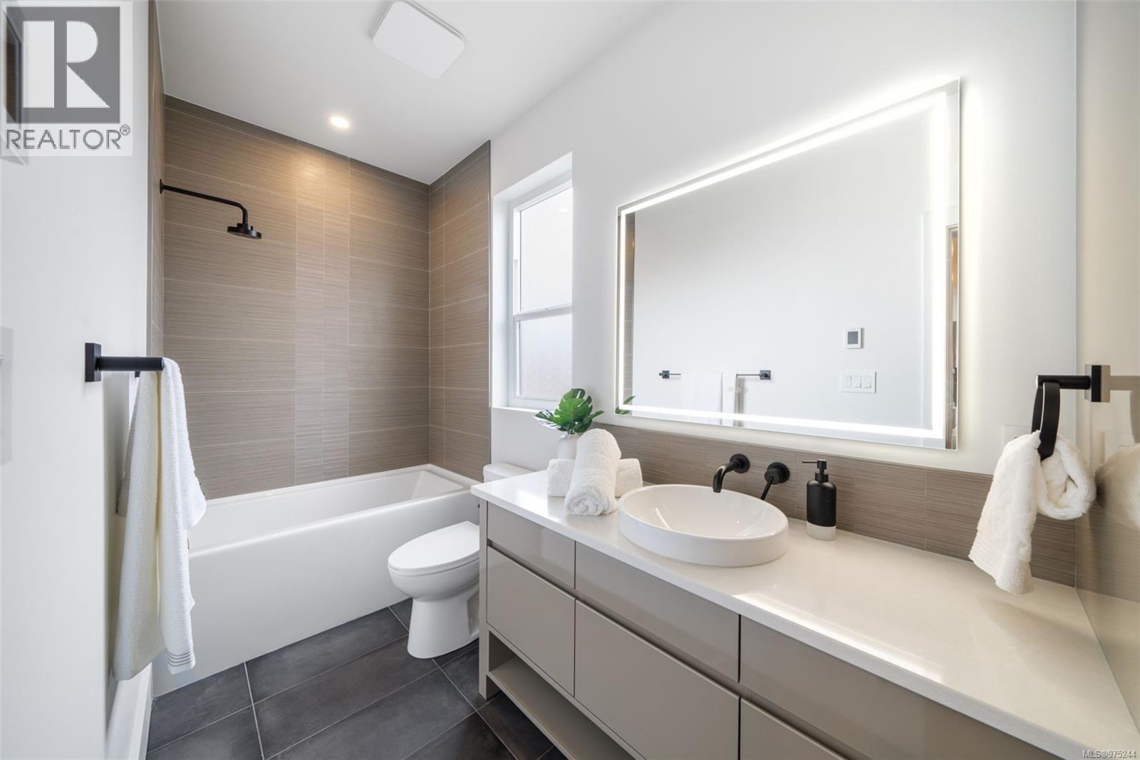 1221 VIEWTOP RD - 44