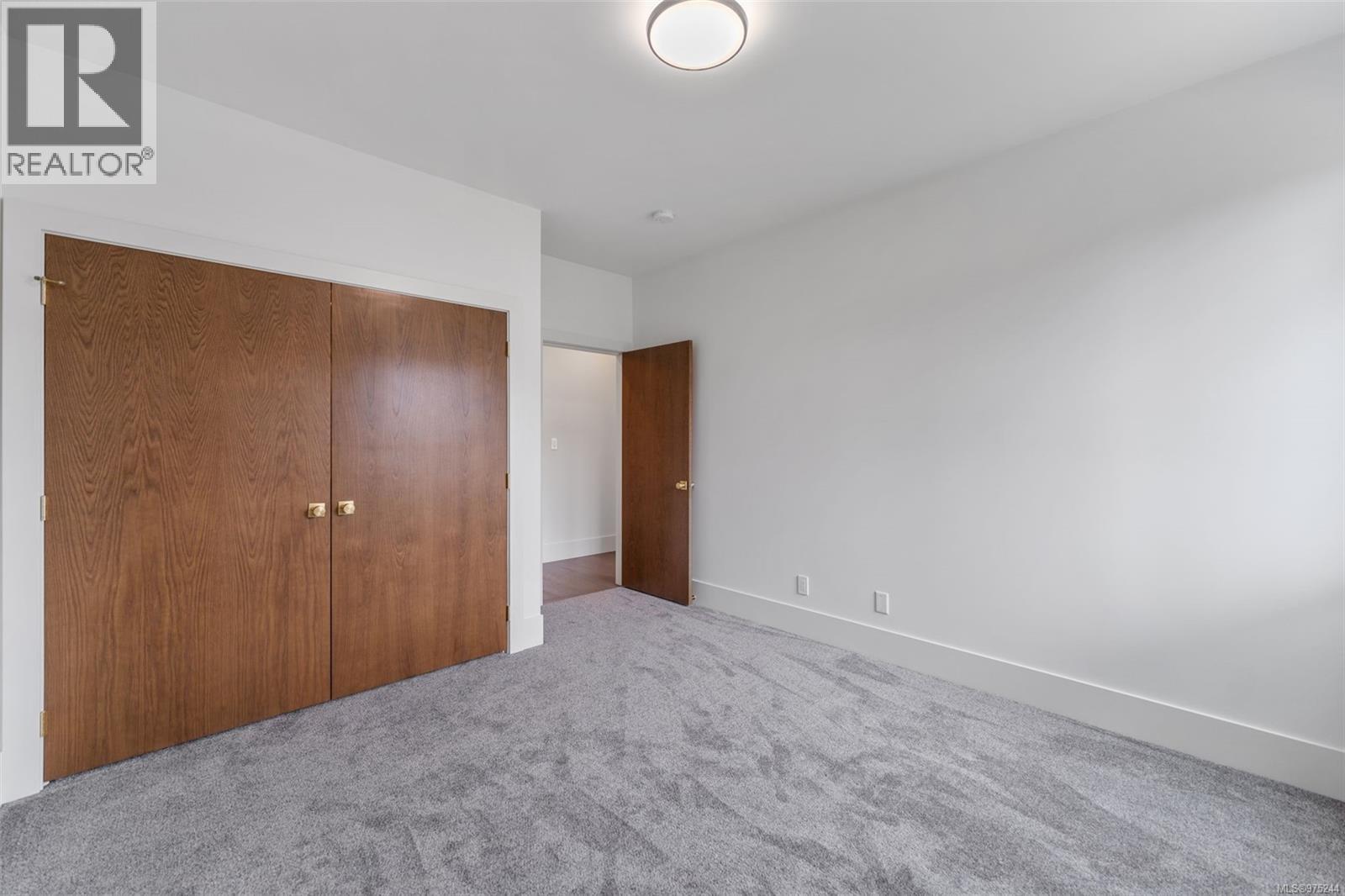 1221 VIEWTOP RD - 42