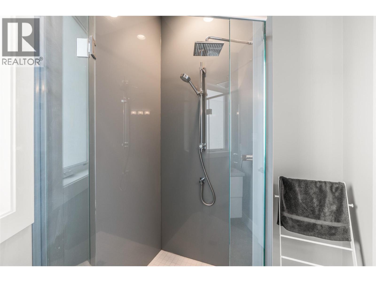  7697 Baker Hogg Road, Vernon