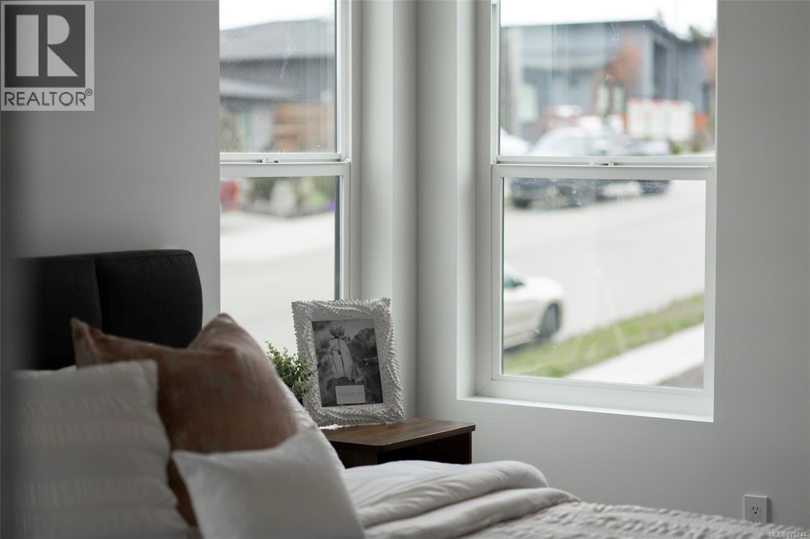 1221 VIEWTOP RD - 34