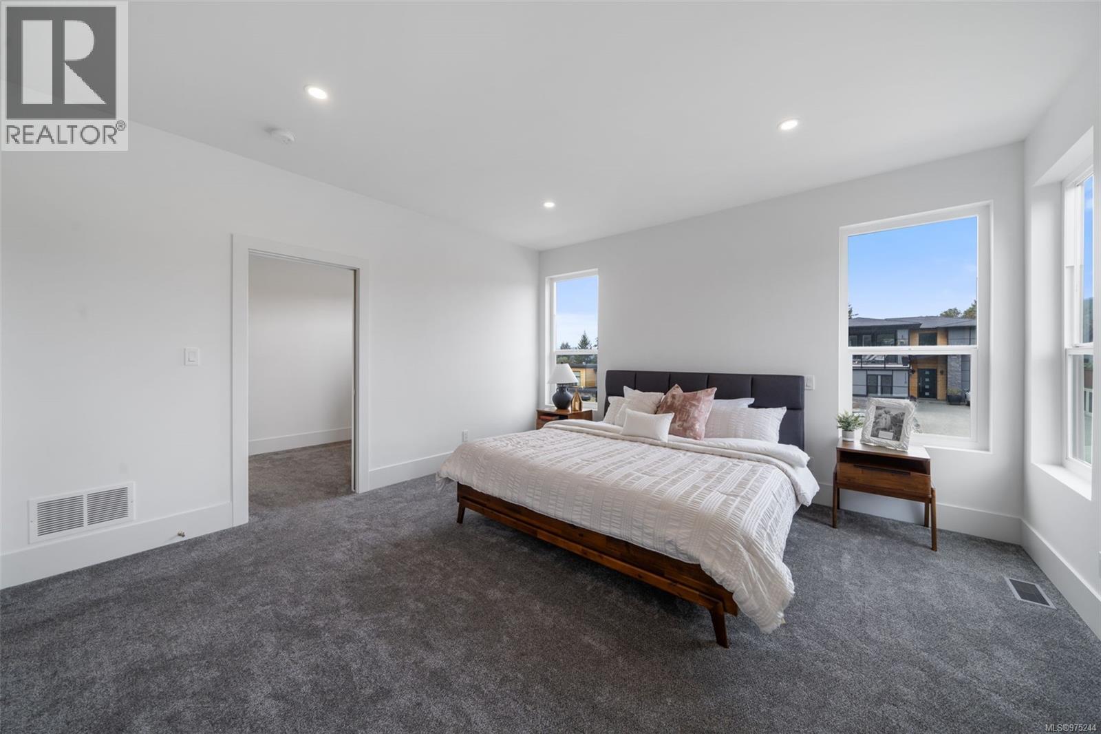 1221 VIEWTOP RD - 35