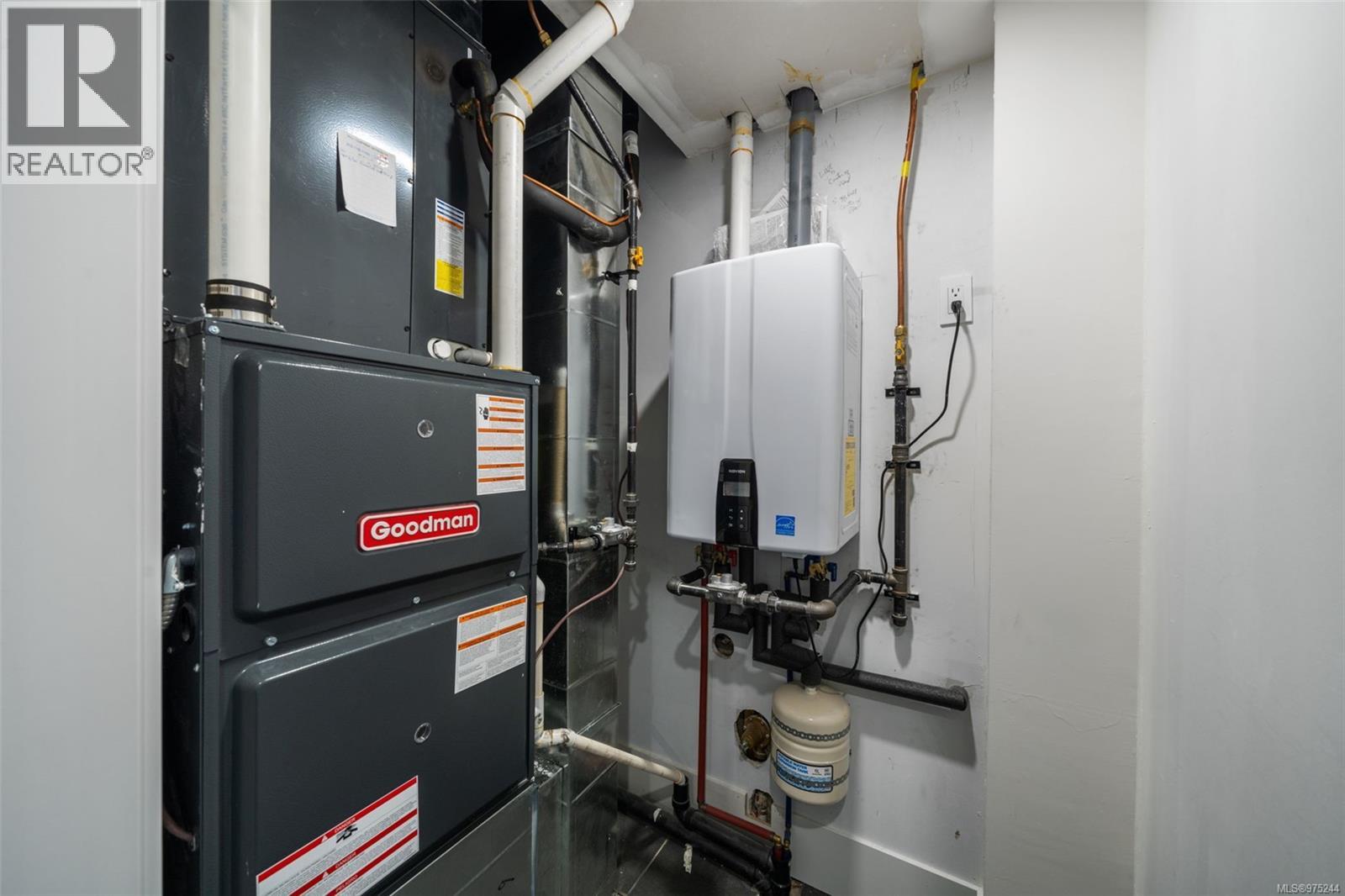 1221 VIEWTOP RD - 48