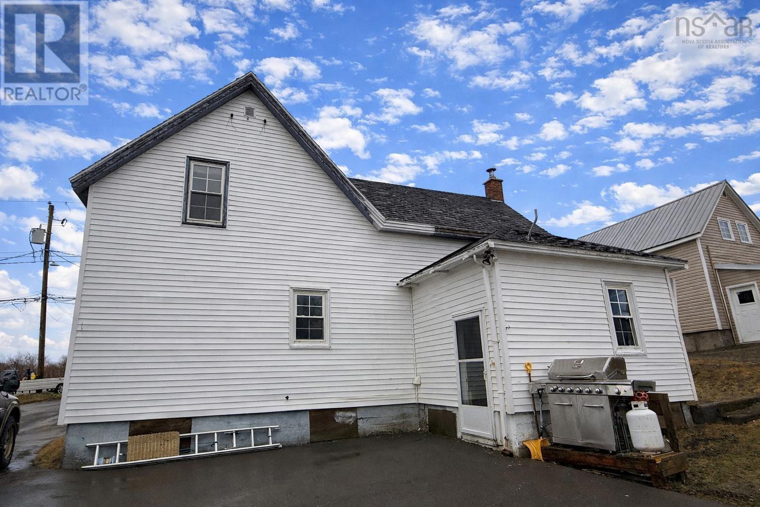 Property 19 of 23 of Junction Road