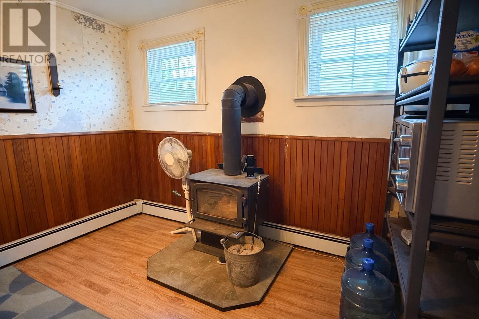 Property 2 of 23 of Junction Road