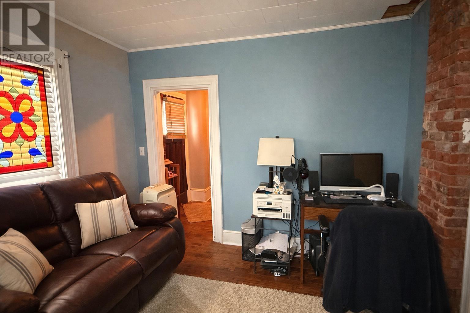 Property 8 of 23 of Junction Road