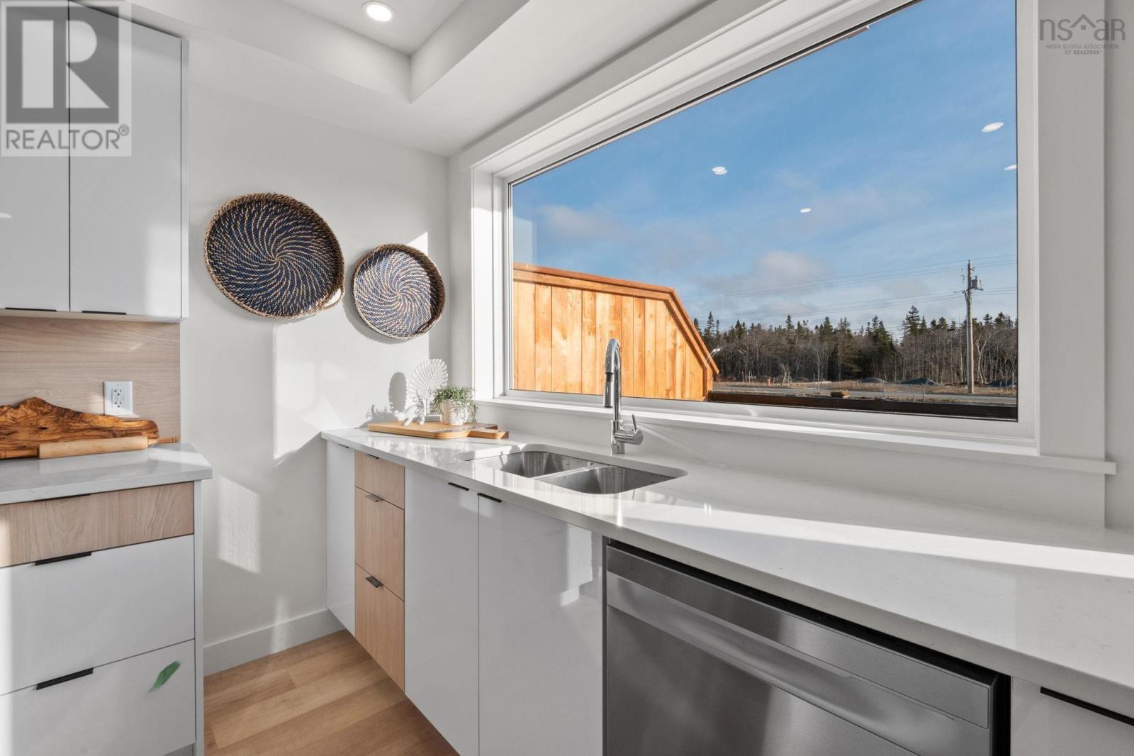 Property 18 of 43 of 46 Berm Street