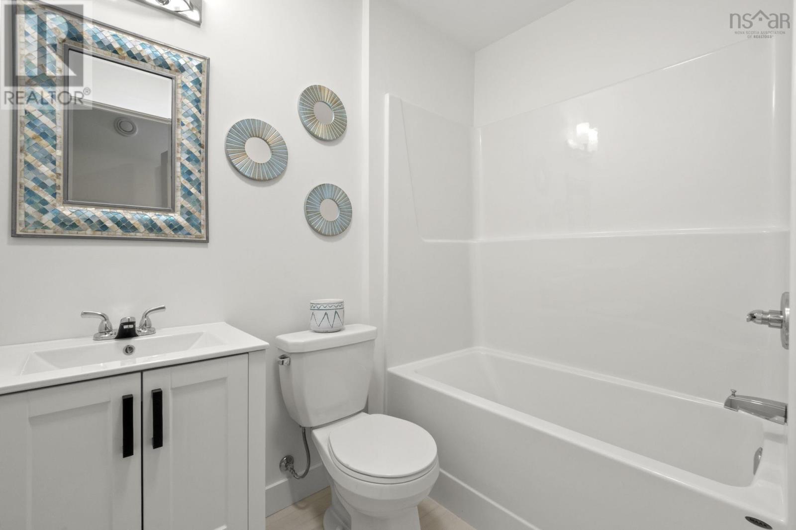 Property 35 of 43 of 46 Berm Street