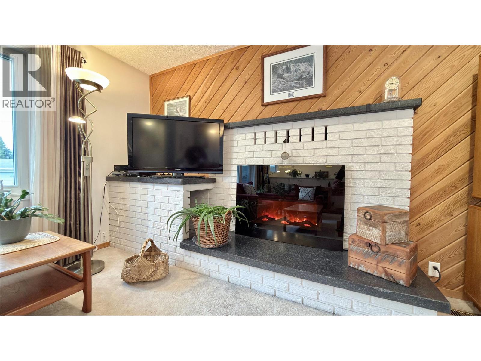 461 Eighth Avenue, Midway