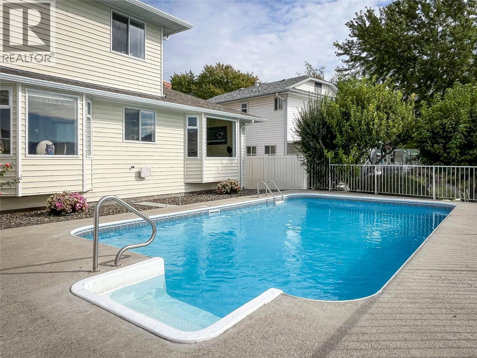 8 BAYVIEW Crescent, Osoyoos