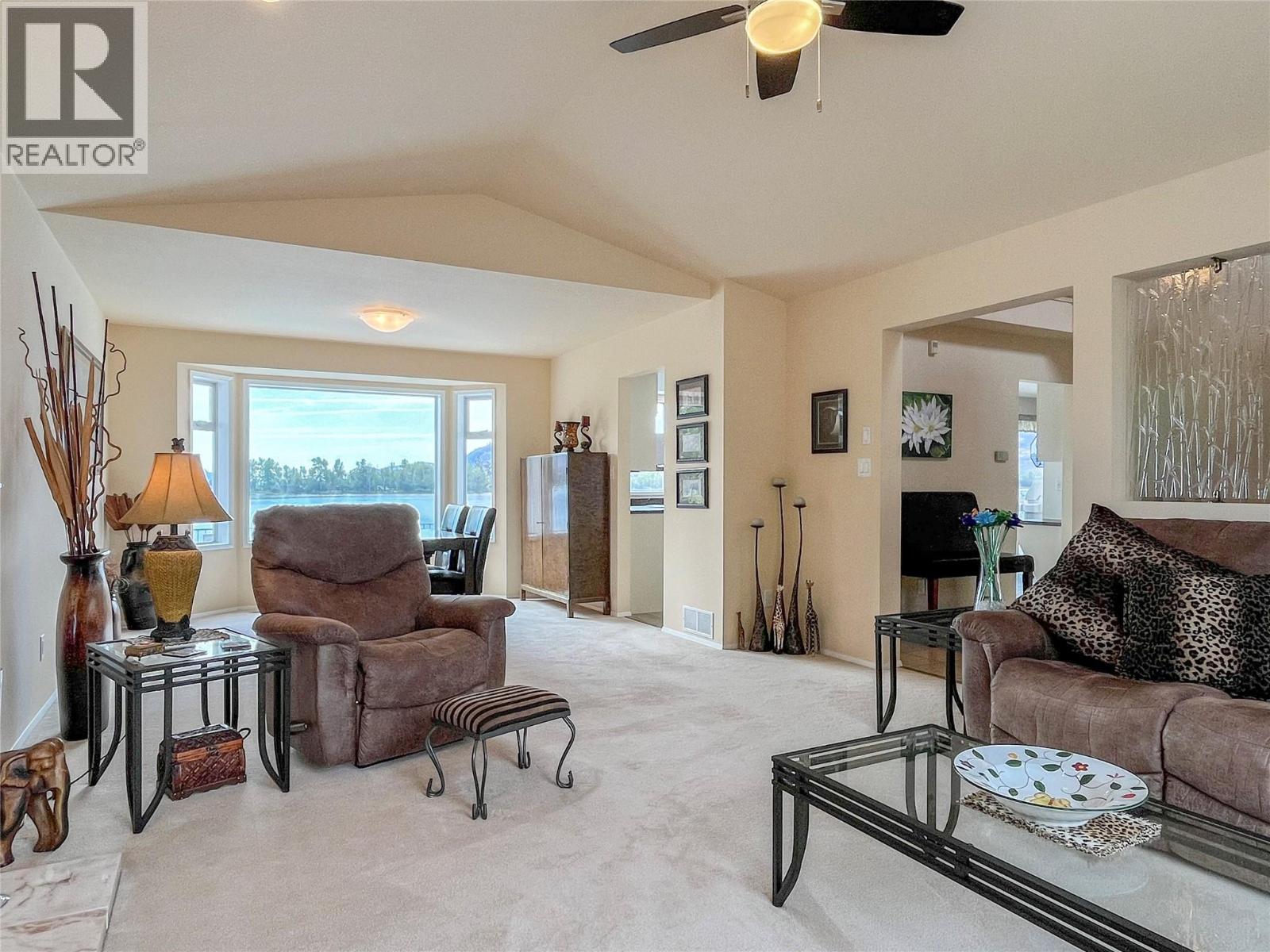 8 BAYVIEW Crescent, Osoyoos