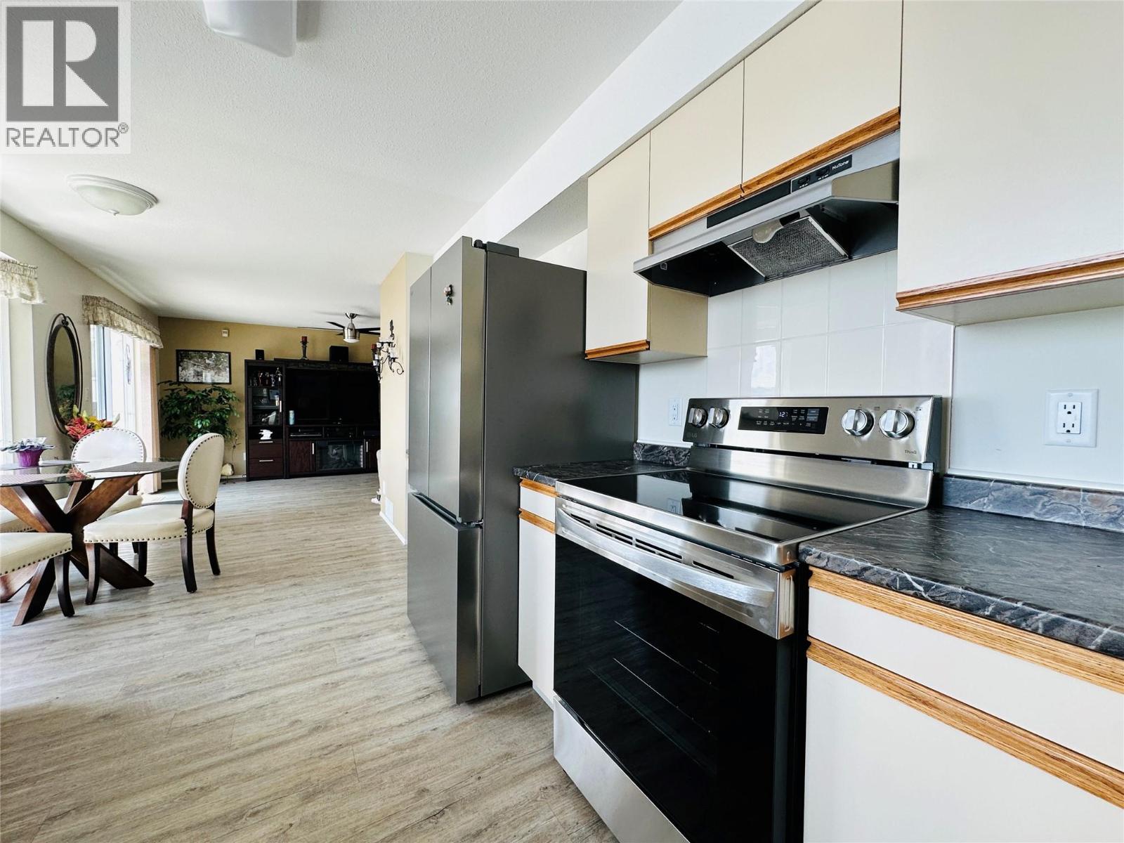 8 BAYVIEW Crescent, Osoyoos