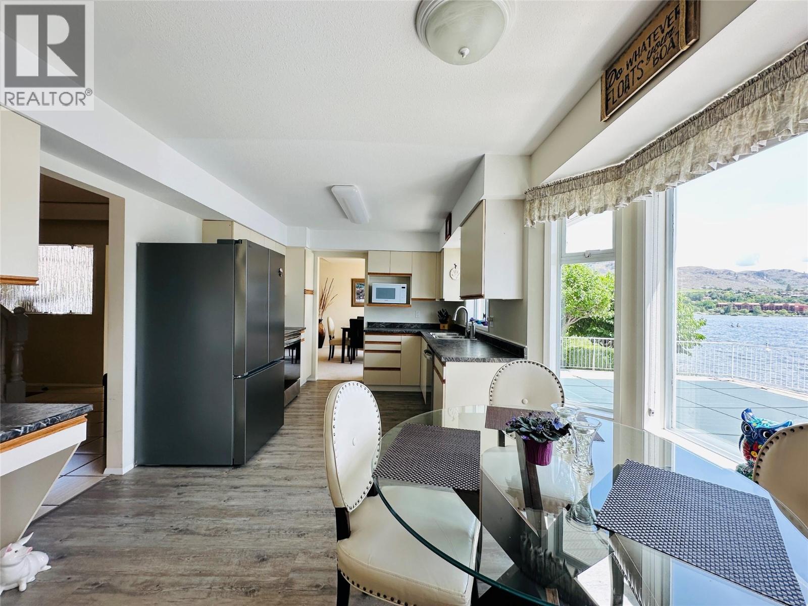 8 BAYVIEW Crescent, Osoyoos